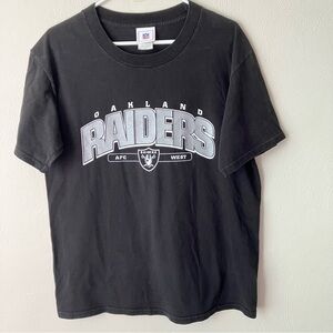 Vintage NFL Oakland Raiders Black Spell Out Short Sleeve Graphic…